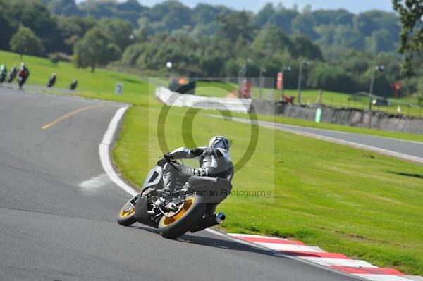 Motorcycle action photographs;Trackday digital images;event digital images;eventdigitalimages;no limits trackday;oulton park;oulton park circuit cheshire;oulton park photographs;peter wileman photography;trackday;trackday photos