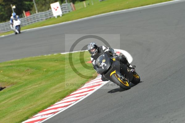 Motorcycle action photographs;Trackday digital images;event digital images;eventdigitalimages;no limits trackday;oulton park;oulton park circuit cheshire;oulton park photographs;peter wileman photography;trackday;trackday photos