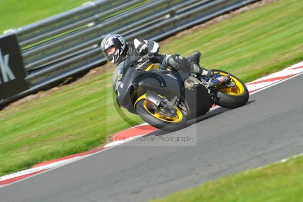 Motorcycle action photographs;Trackday digital images;event digital images;eventdigitalimages;no limits trackday;oulton park;oulton park circuit cheshire;oulton park photographs;peter wileman photography;trackday;trackday photos