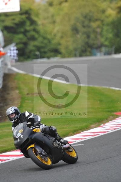 Motorcycle action photographs;Trackday digital images;event digital images;eventdigitalimages;no limits trackday;oulton park;oulton park circuit cheshire;oulton park photographs;peter wileman photography;trackday;trackday photos