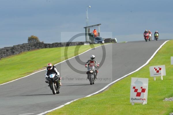 Motorcycle action photographs;Trackday digital images;event digital images;eventdigitalimages;no limits trackday;oulton park;oulton park circuit cheshire;oulton park photographs;peter wileman photography;trackday;trackday photos