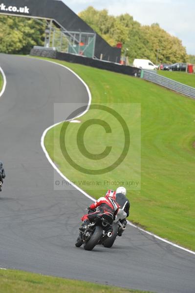 Motorcycle action photographs;Trackday digital images;event digital images;eventdigitalimages;no limits trackday;oulton park;oulton park circuit cheshire;oulton park photographs;peter wileman photography;trackday;trackday photos