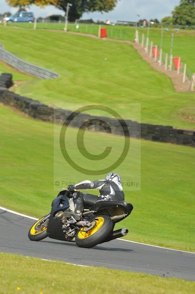 Motorcycle action photographs;Trackday digital images;event digital images;eventdigitalimages;no limits trackday;oulton park;oulton park circuit cheshire;oulton park photographs;peter wileman photography;trackday;trackday photos