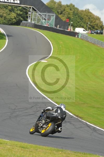 Motorcycle action photographs;Trackday digital images;event digital images;eventdigitalimages;no limits trackday;oulton park;oulton park circuit cheshire;oulton park photographs;peter wileman photography;trackday;trackday photos