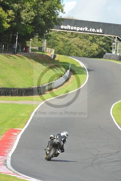 Motorcycle action photographs;Trackday digital images;event digital images;eventdigitalimages;no limits trackday;oulton park;oulton park circuit cheshire;oulton park photographs;peter wileman photography;trackday;trackday photos