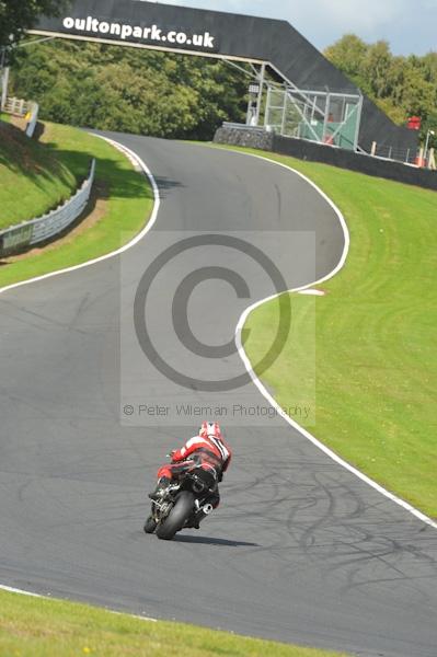 Motorcycle action photographs;Trackday digital images;event digital images;eventdigitalimages;no limits trackday;oulton park;oulton park circuit cheshire;oulton park photographs;peter wileman photography;trackday;trackday photos