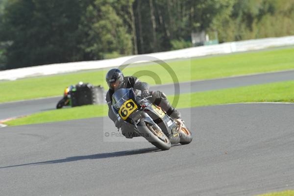 Motorcycle action photographs;Trackday digital images;event digital images;eventdigitalimages;no limits trackday;oulton park;oulton park circuit cheshire;oulton park photographs;peter wileman photography;trackday;trackday photos