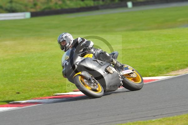 Motorcycle action photographs;Trackday digital images;event digital images;eventdigitalimages;no limits trackday;oulton park;oulton park circuit cheshire;oulton park photographs;peter wileman photography;trackday;trackday photos
