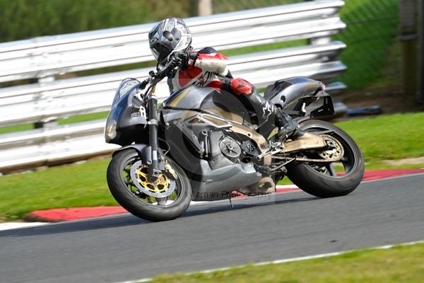 Motorcycle action photographs;Trackday digital images;event digital images;eventdigitalimages;no limits trackday;oulton park;oulton park circuit cheshire;oulton park photographs;peter wileman photography;trackday;trackday photos