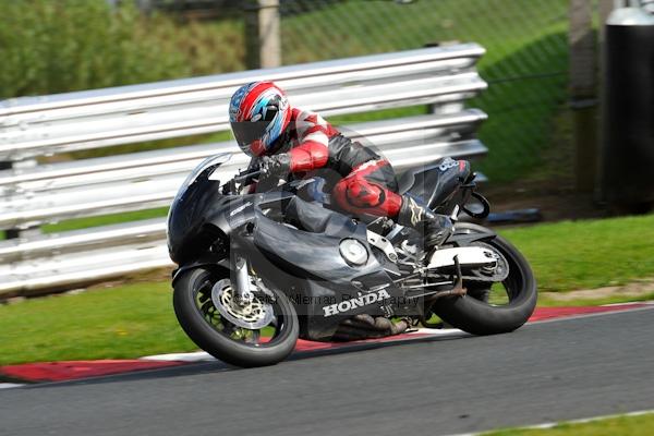Motorcycle action photographs;Trackday digital images;event digital images;eventdigitalimages;no limits trackday;oulton park;oulton park circuit cheshire;oulton park photographs;peter wileman photography;trackday;trackday photos