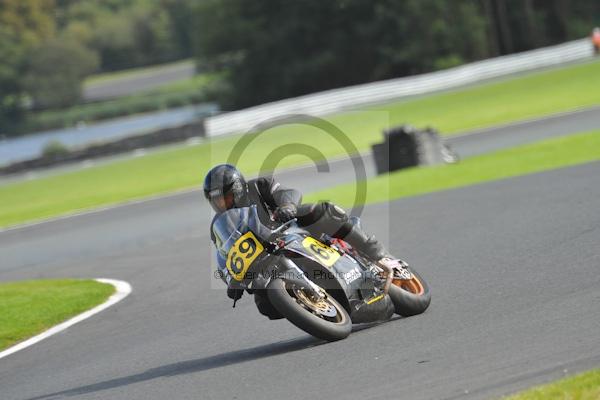 Motorcycle action photographs;Trackday digital images;event digital images;eventdigitalimages;no limits trackday;oulton park;oulton park circuit cheshire;oulton park photographs;peter wileman photography;trackday;trackday photos