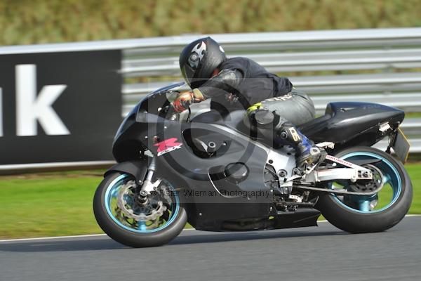 Motorcycle action photographs;Trackday digital images;event digital images;eventdigitalimages;no limits trackday;oulton park;oulton park circuit cheshire;oulton park photographs;peter wileman photography;trackday;trackday photos