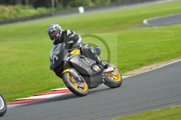 Motorcycle action photographs;Trackday digital images;event digital images;eventdigitalimages;no limits trackday;oulton park;oulton park circuit cheshire;oulton park photographs;peter wileman photography;trackday;trackday photos