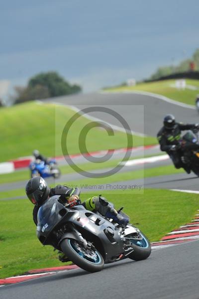 Motorcycle action photographs;Trackday digital images;event digital images;eventdigitalimages;no limits trackday;oulton park;oulton park circuit cheshire;oulton park photographs;peter wileman photography;trackday;trackday photos