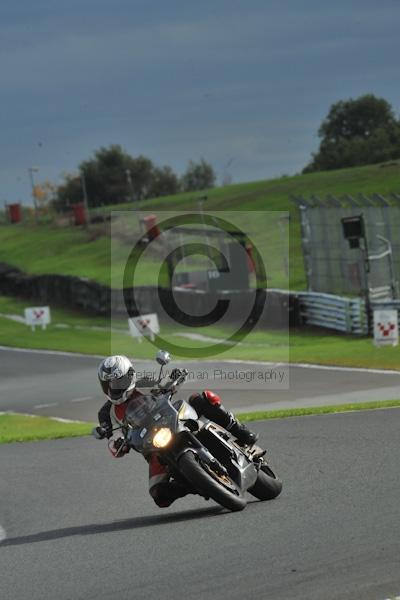 Motorcycle action photographs;Trackday digital images;event digital images;eventdigitalimages;no limits trackday;oulton park;oulton park circuit cheshire;oulton park photographs;peter wileman photography;trackday;trackday photos