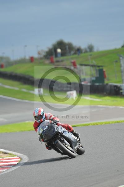Motorcycle action photographs;Trackday digital images;event digital images;eventdigitalimages;no limits trackday;oulton park;oulton park circuit cheshire;oulton park photographs;peter wileman photography;trackday;trackday photos