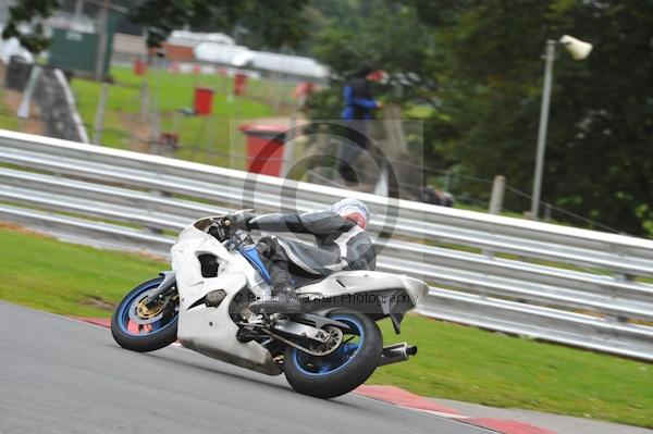 Motorcycle action photographs;Trackday digital images;event digital images;eventdigitalimages;no limits trackday;oulton park;oulton park circuit cheshire;oulton park photographs;peter wileman photography;trackday;trackday photos
