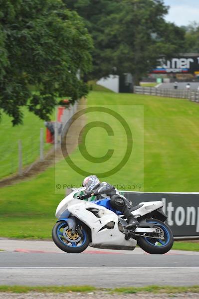 Motorcycle action photographs;Trackday digital images;event digital images;eventdigitalimages;no limits trackday;oulton park;oulton park circuit cheshire;oulton park photographs;peter wileman photography;trackday;trackday photos