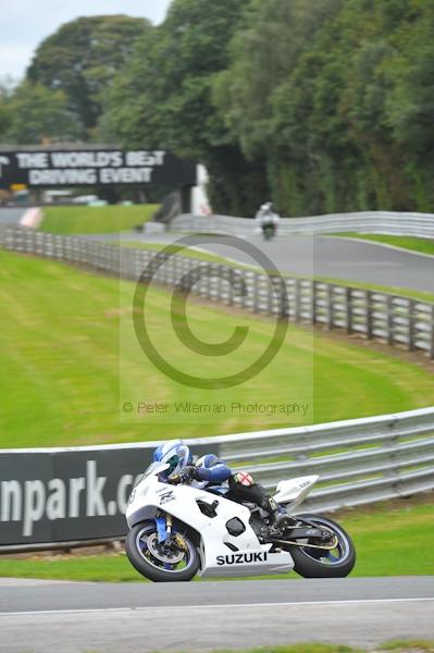 Motorcycle action photographs;Trackday digital images;event digital images;eventdigitalimages;no limits trackday;oulton park;oulton park circuit cheshire;oulton park photographs;peter wileman photography;trackday;trackday photos