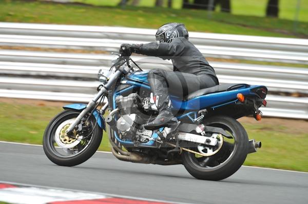 Motorcycle action photographs;Trackday digital images;event digital images;eventdigitalimages;no limits trackday;oulton park;oulton park circuit cheshire;oulton park photographs;peter wileman photography;trackday;trackday photos