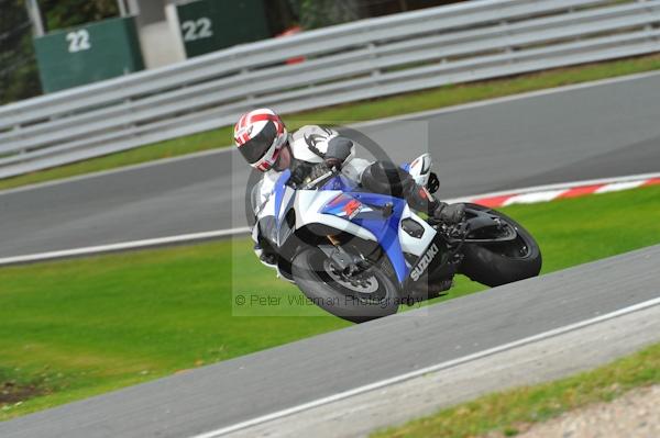 Motorcycle action photographs;Trackday digital images;event digital images;eventdigitalimages;no limits trackday;oulton park;oulton park circuit cheshire;oulton park photographs;peter wileman photography;trackday;trackday photos