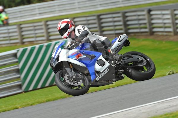 Motorcycle action photographs;Trackday digital images;event digital images;eventdigitalimages;no limits trackday;oulton park;oulton park circuit cheshire;oulton park photographs;peter wileman photography;trackday;trackday photos