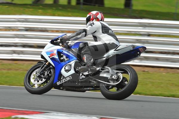 Motorcycle action photographs;Trackday digital images;event digital images;eventdigitalimages;no limits trackday;oulton park;oulton park circuit cheshire;oulton park photographs;peter wileman photography;trackday;trackday photos