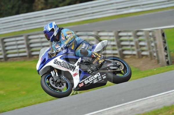 Motorcycle action photographs;Trackday digital images;event digital images;eventdigitalimages;no limits trackday;oulton park;oulton park circuit cheshire;oulton park photographs;peter wileman photography;trackday;trackday photos
