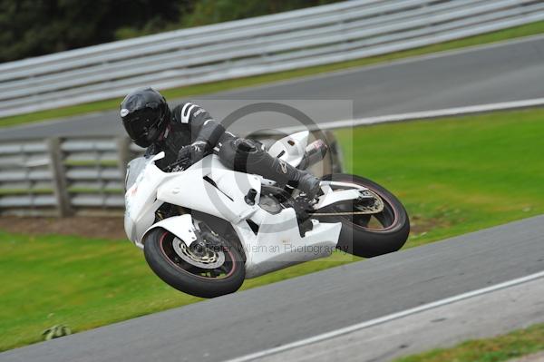 Motorcycle action photographs;Trackday digital images;event digital images;eventdigitalimages;no limits trackday;oulton park;oulton park circuit cheshire;oulton park photographs;peter wileman photography;trackday;trackday photos