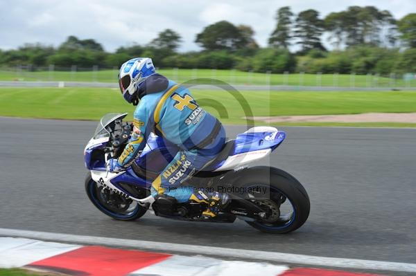 Motorcycle action photographs;Trackday digital images;event digital images;eventdigitalimages;no limits trackday;oulton park;oulton park circuit cheshire;oulton park photographs;peter wileman photography;trackday;trackday photos