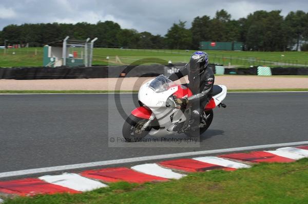 Motorcycle action photographs;Trackday digital images;event digital images;eventdigitalimages;no limits trackday;oulton park;oulton park circuit cheshire;oulton park photographs;peter wileman photography;trackday;trackday photos