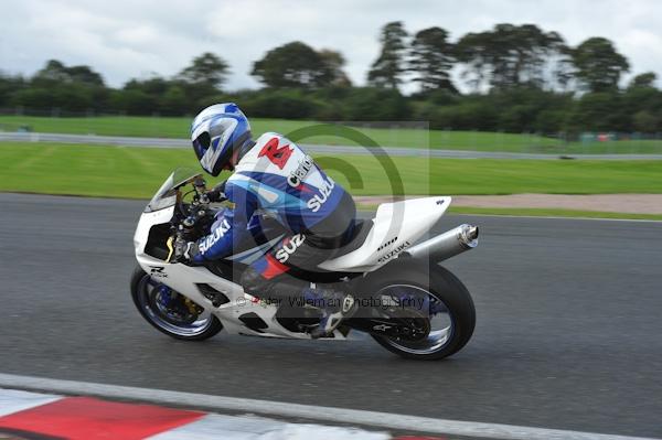 Motorcycle action photographs;Trackday digital images;event digital images;eventdigitalimages;no limits trackday;oulton park;oulton park circuit cheshire;oulton park photographs;peter wileman photography;trackday;trackday photos