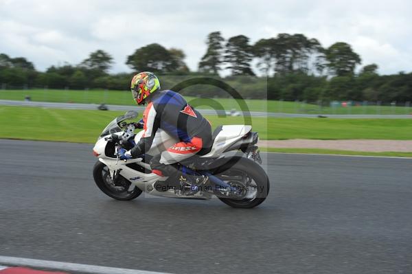 Motorcycle action photographs;Trackday digital images;event digital images;eventdigitalimages;no limits trackday;oulton park;oulton park circuit cheshire;oulton park photographs;peter wileman photography;trackday;trackday photos
