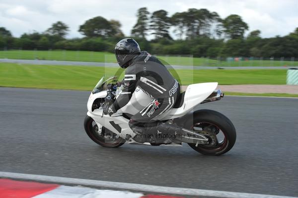 Motorcycle action photographs;Trackday digital images;event digital images;eventdigitalimages;no limits trackday;oulton park;oulton park circuit cheshire;oulton park photographs;peter wileman photography;trackday;trackday photos