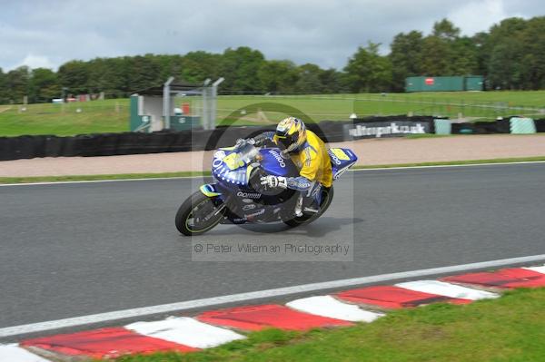 Motorcycle action photographs;Trackday digital images;event digital images;eventdigitalimages;no limits trackday;oulton park;oulton park circuit cheshire;oulton park photographs;peter wileman photography;trackday;trackday photos