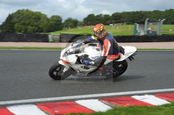 Motorcycle action photographs;Trackday digital images;event digital images;eventdigitalimages;no limits trackday;oulton park;oulton park circuit cheshire;oulton park photographs;peter wileman photography;trackday;trackday photos