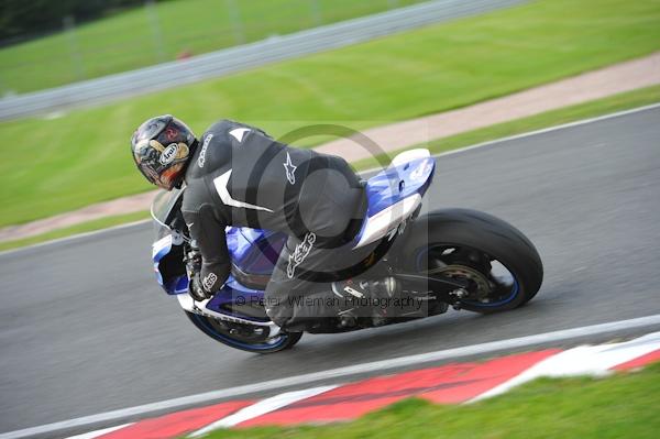 Motorcycle action photographs;Trackday digital images;event digital images;eventdigitalimages;no limits trackday;oulton park;oulton park circuit cheshire;oulton park photographs;peter wileman photography;trackday;trackday photos