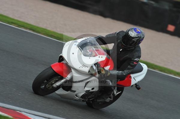 Motorcycle action photographs;Trackday digital images;event digital images;eventdigitalimages;no limits trackday;oulton park;oulton park circuit cheshire;oulton park photographs;peter wileman photography;trackday;trackday photos
