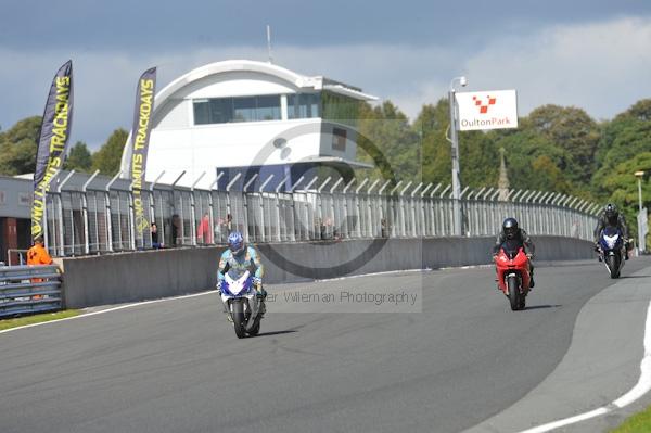 Motorcycle action photographs;Trackday digital images;event digital images;eventdigitalimages;no limits trackday;oulton park;oulton park circuit cheshire;oulton park photographs;peter wileman photography;trackday;trackday photos