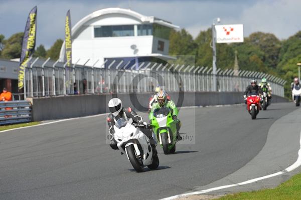 Motorcycle action photographs;Trackday digital images;event digital images;eventdigitalimages;no limits trackday;oulton park;oulton park circuit cheshire;oulton park photographs;peter wileman photography;trackday;trackday photos