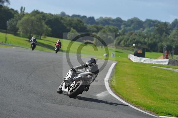 Motorcycle action photographs;Trackday digital images;event digital images;eventdigitalimages;no limits trackday;oulton park;oulton park circuit cheshire;oulton park photographs;peter wileman photography;trackday;trackday photos