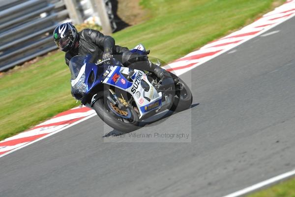 Motorcycle action photographs;Trackday digital images;event digital images;eventdigitalimages;no limits trackday;oulton park;oulton park circuit cheshire;oulton park photographs;peter wileman photography;trackday;trackday photos
