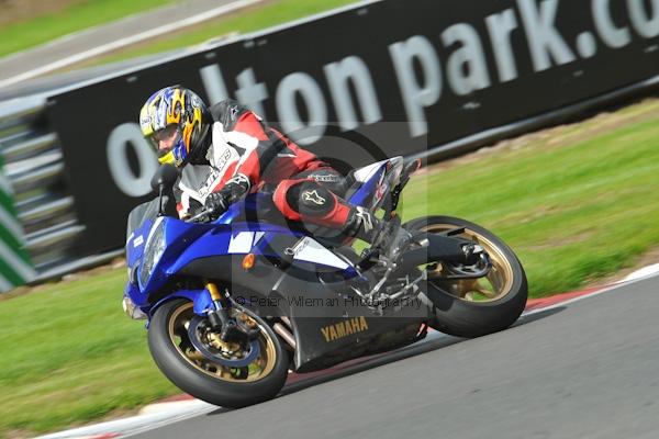 Motorcycle action photographs;Trackday digital images;event digital images;eventdigitalimages;no limits trackday;oulton park;oulton park circuit cheshire;oulton park photographs;peter wileman photography;trackday;trackday photos