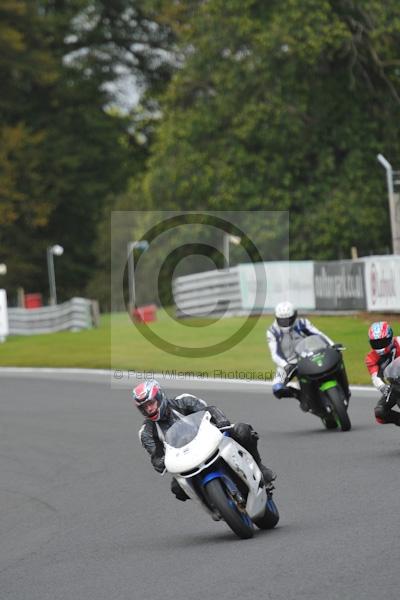 Motorcycle action photographs;Trackday digital images;event digital images;eventdigitalimages;no limits trackday;oulton park;oulton park circuit cheshire;oulton park photographs;peter wileman photography;trackday;trackday photos