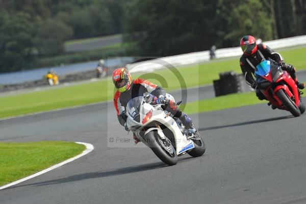 Motorcycle action photographs;Trackday digital images;event digital images;eventdigitalimages;no limits trackday;oulton park;oulton park circuit cheshire;oulton park photographs;peter wileman photography;trackday;trackday photos
