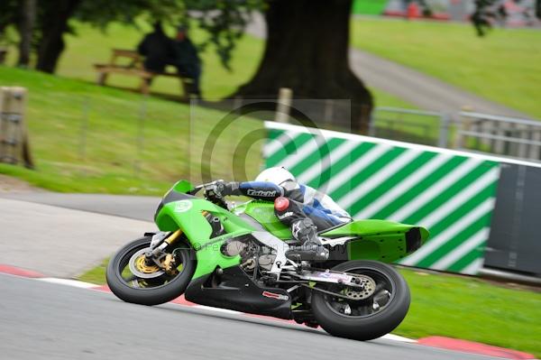 Motorcycle action photographs;Trackday digital images;event digital images;eventdigitalimages;no limits trackday;oulton park;oulton park circuit cheshire;oulton park photographs;peter wileman photography;trackday;trackday photos