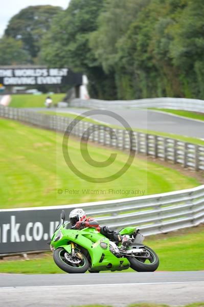 Motorcycle action photographs;Trackday digital images;event digital images;eventdigitalimages;no limits trackday;oulton park;oulton park circuit cheshire;oulton park photographs;peter wileman photography;trackday;trackday photos