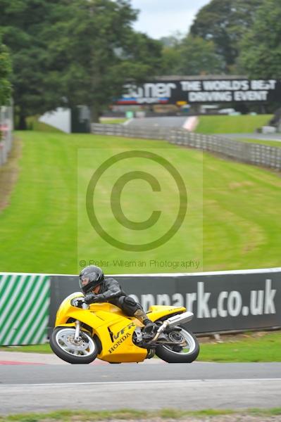 Motorcycle action photographs;Trackday digital images;event digital images;eventdigitalimages;no limits trackday;oulton park;oulton park circuit cheshire;oulton park photographs;peter wileman photography;trackday;trackday photos