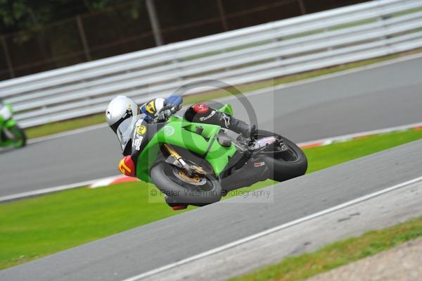 Motorcycle action photographs;Trackday digital images;event digital images;eventdigitalimages;no limits trackday;oulton park;oulton park circuit cheshire;oulton park photographs;peter wileman photography;trackday;trackday photos