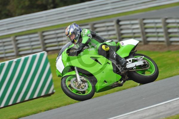 Motorcycle action photographs;Trackday digital images;event digital images;eventdigitalimages;no limits trackday;oulton park;oulton park circuit cheshire;oulton park photographs;peter wileman photography;trackday;trackday photos